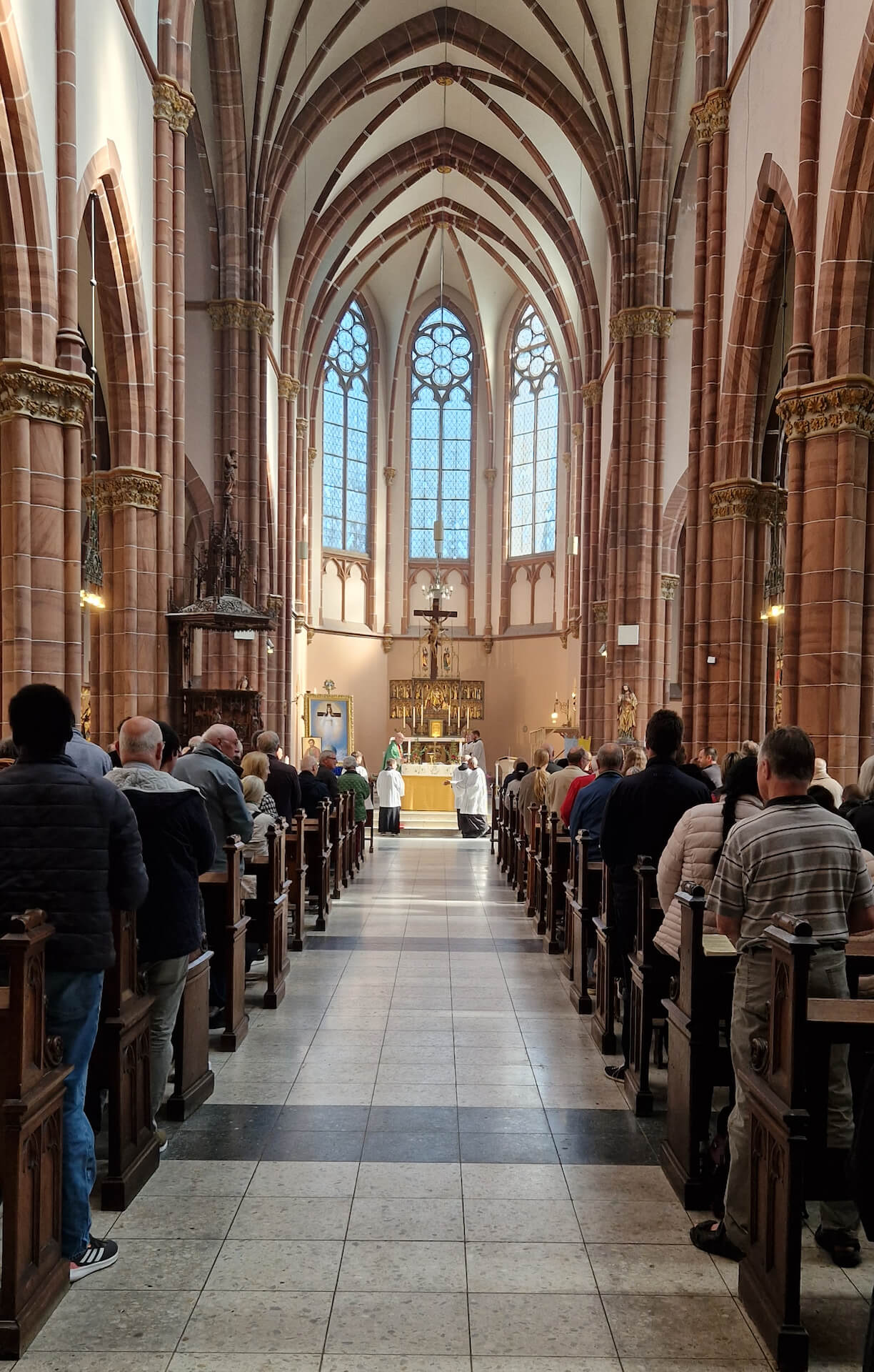 Gottestdienst in der wiedereröffneten Kirche St. Johann Baptist